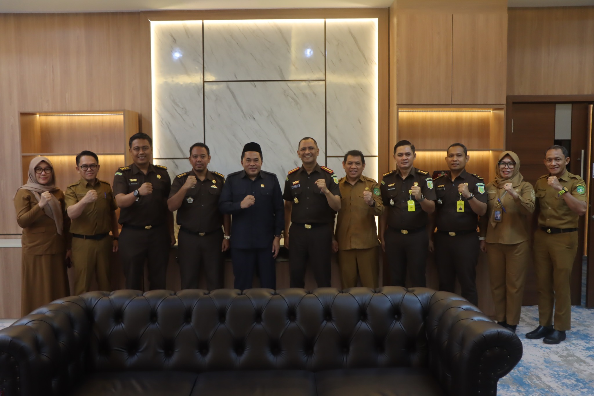 Ketua DPRD Kukar Sambut Hangat Kunjungan Silaturahmi Kajari Baru Tenggarong