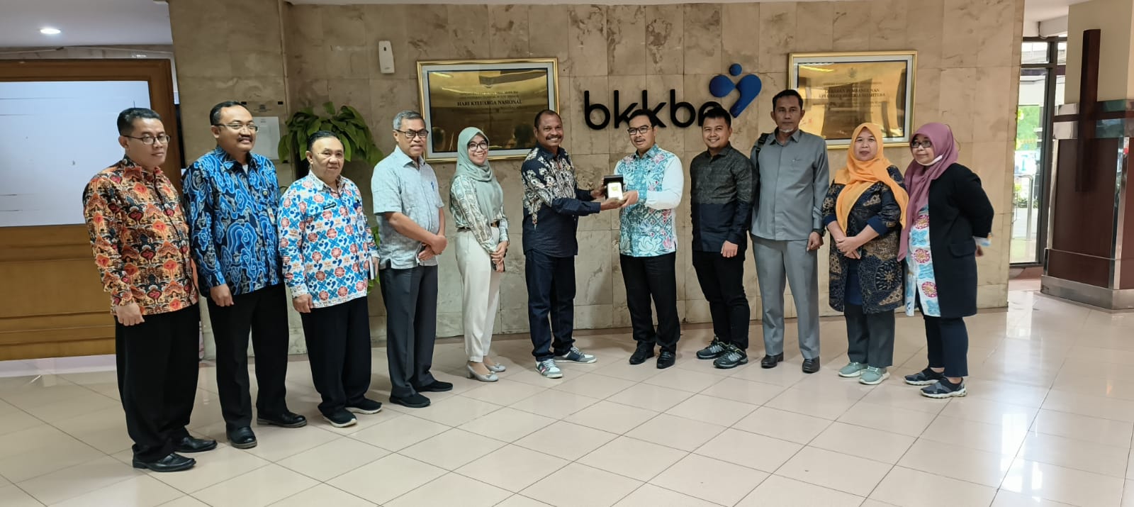 PANSUS RAPERDA GRAND DESIGN PEMBANGUNAN KEPENDUDUKAN KONSULTASI KE BKKBN