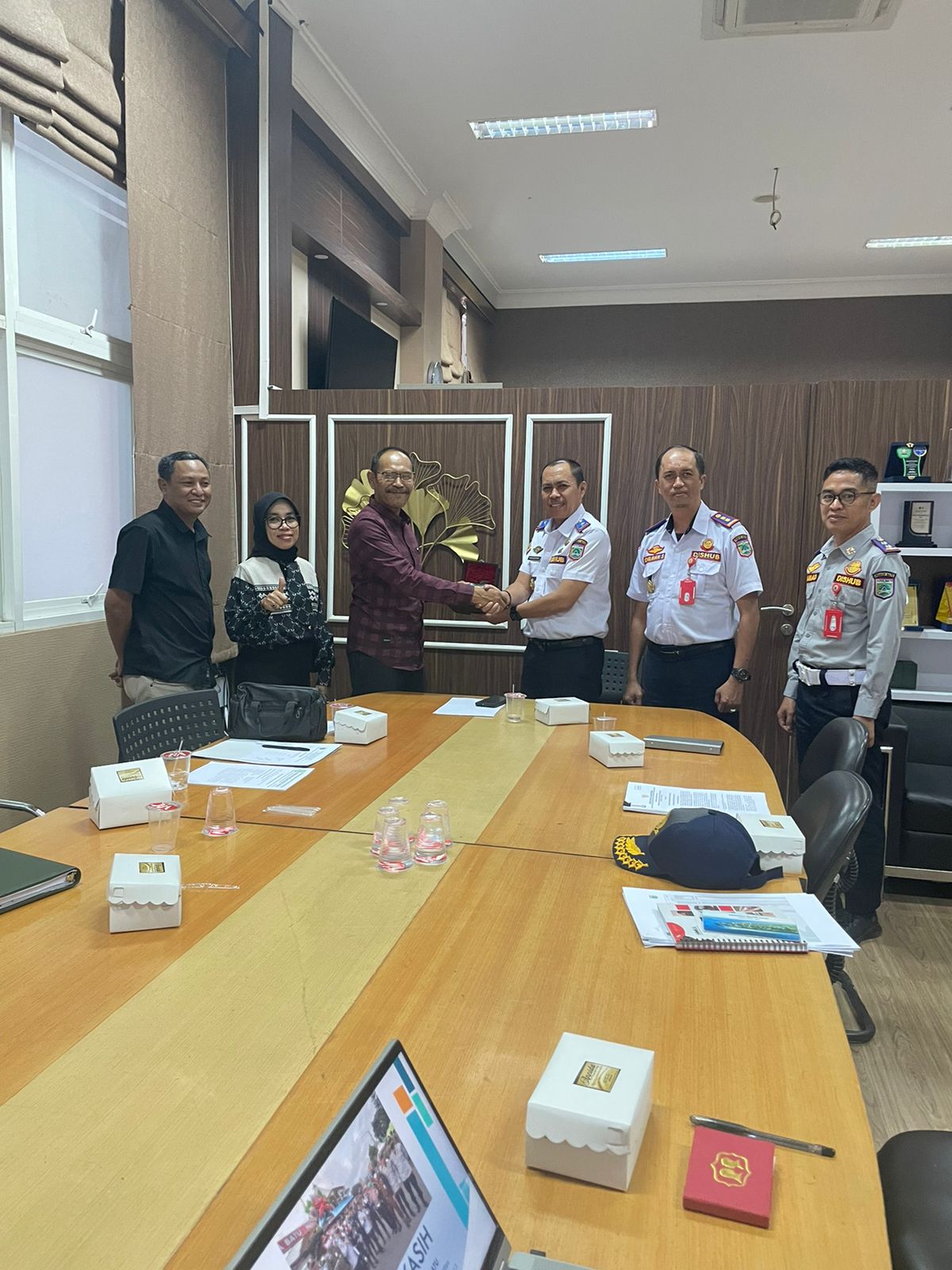 PANSUS DPRD KABUPATEN KUTAI KARTANEGARA LAKSANAKAN STUDI KOMPARATIF TERKAIT RAPERDA PENYELENGGARAAN OLAHRAGA DAN PENATAAN TRANSPORTASI KE KOTA BATU, JAWA TIMUR