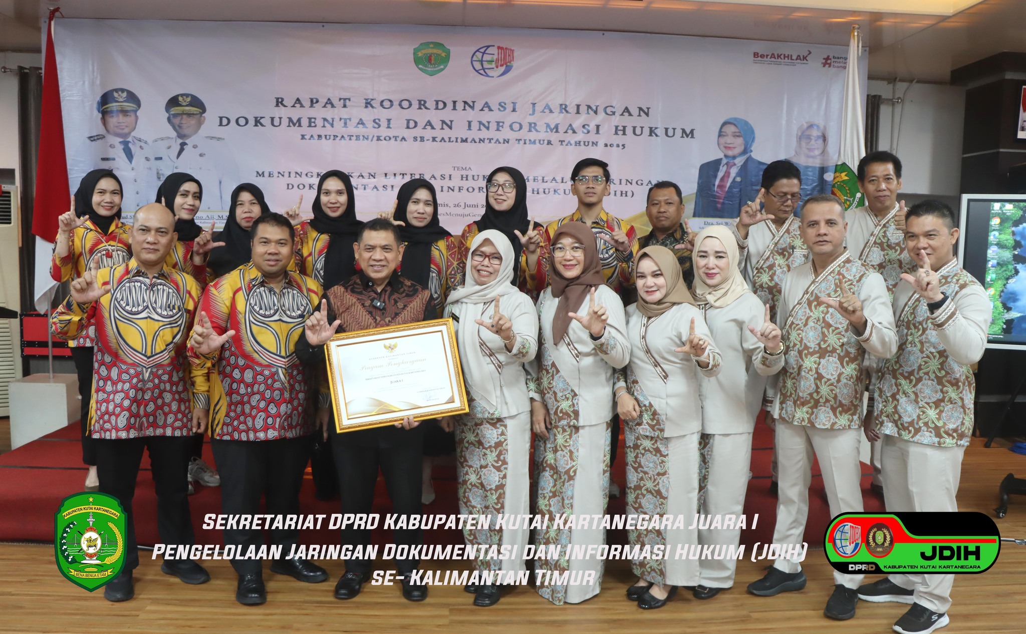 Sekretariat DPRD Kabupaten Kutai Kartanegara Juara I Pengelolaan Jaringan Dokumentasi dan Informasi Hukum (JDIH) se- Kalimantan Timur
