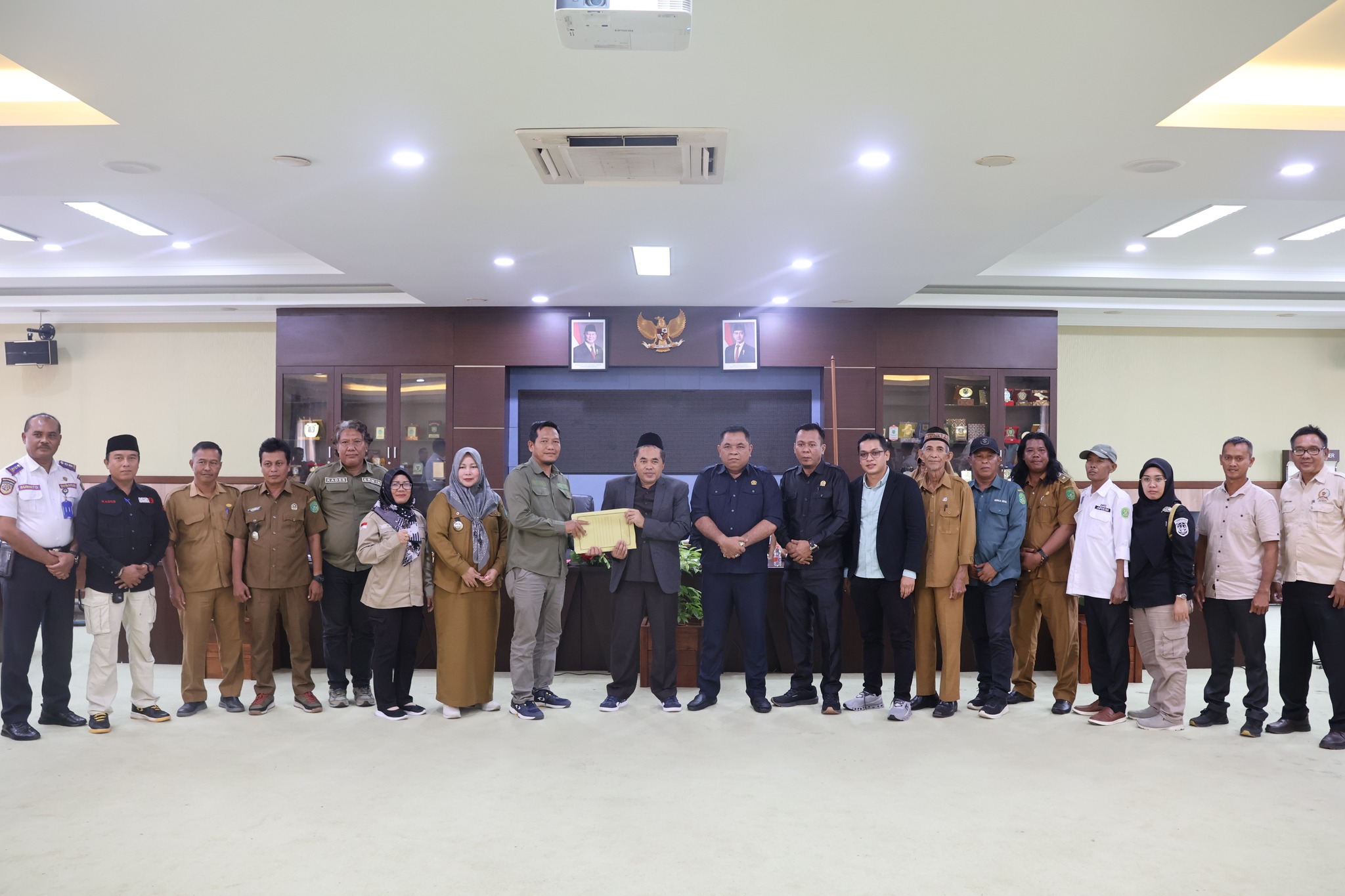 Ketimpangan Pembangunan, Apdesi Loa Kulu Sampaikan Aspirasi ke DPRD Kukar