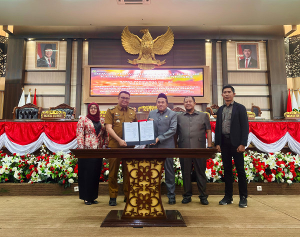 DPRD Kabupaten Kutai Kartanegara (Kukar) menggelar Rapat Paripurna ke-20 dengan agenda Laporan Badan Anggaran (Banggar) dan Persetujuan Bersama Terhadap Raperda tentang Pertanggungjawaban Pelaksanaan APBD Tahun Anggaran 2024, Senin (21/7/2025).