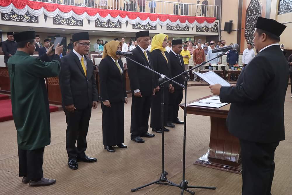 Ketua DPRD  Kukar Resmikan, Lima Orang Anggota DPRD PAW Sisa Masa Jabatan 2019-2024