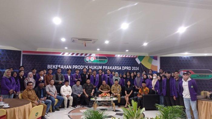 DPRD Kukar Libatkan Mahasiswa Hukum Unikarta untuk Bahas Raperda Prakarsa 2024